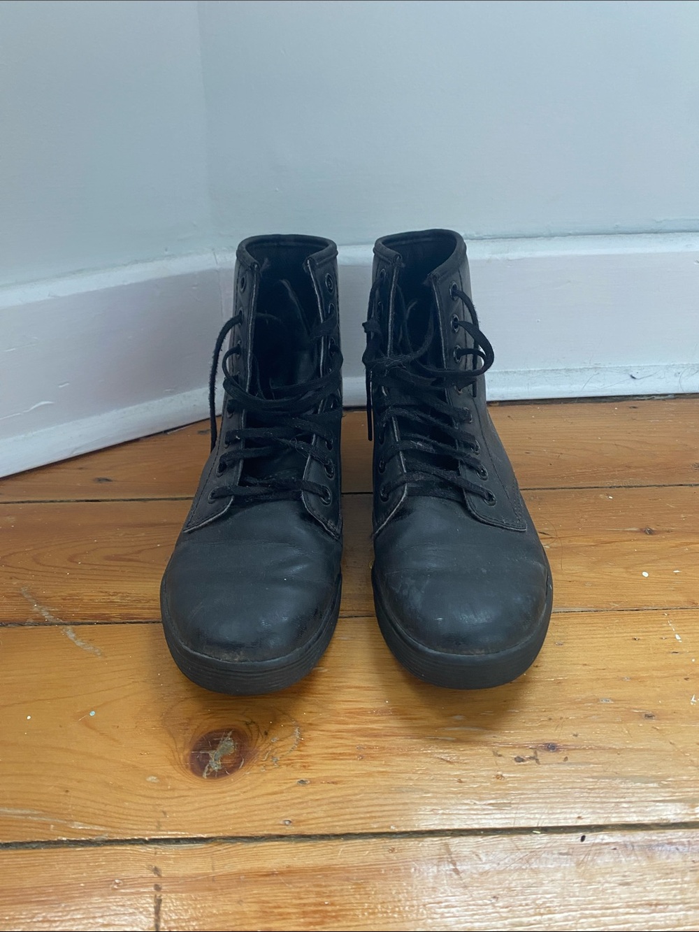Dr. Martens Men's Black Lace-Up Ankle Boots